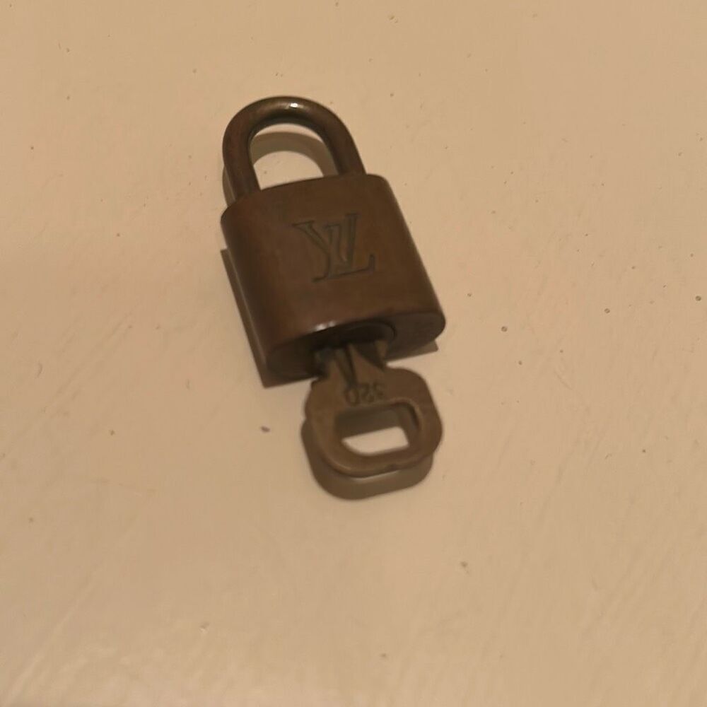 Louis Vuitton Paris Women's Padlock Lock & Key Gold Brass #320 Authentic LV